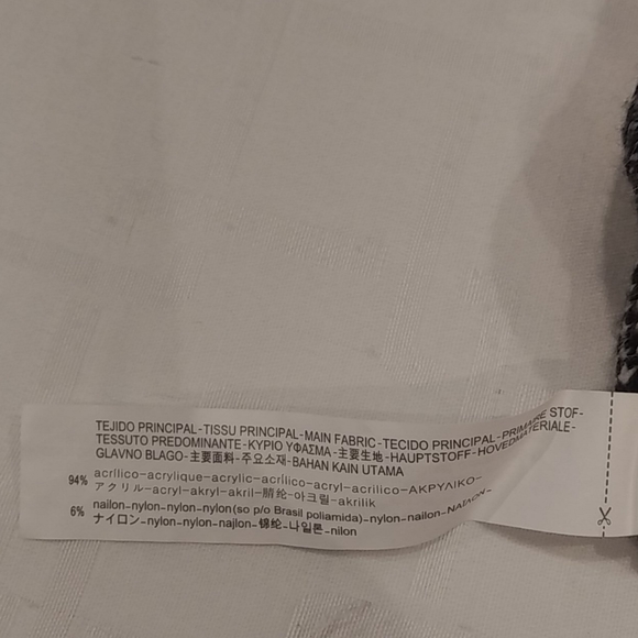 Zara Gray and White Polar Bear Sweater Size 12-18M - Picture 9 of 11